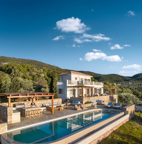 Thea Selinis Alonissos