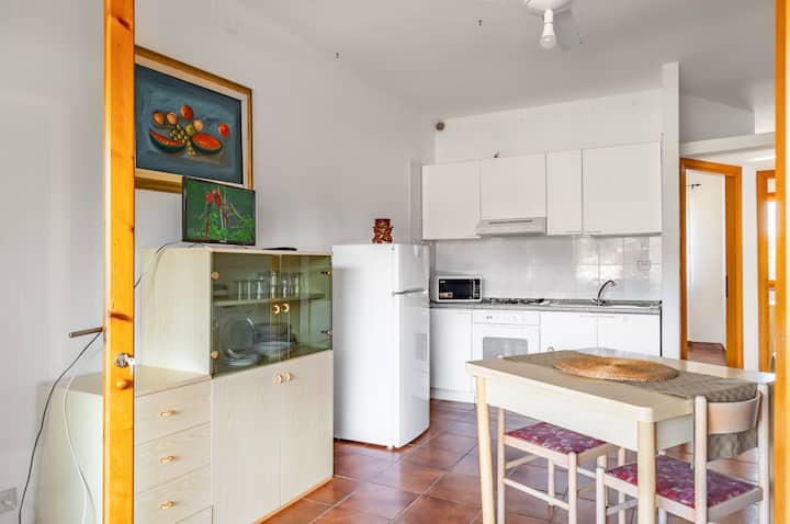 Guesthost - Apt Near Pelosa Beach W Parking! - Stintino