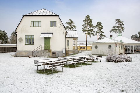 A large villa with 9 smaller apt and 20 beds!