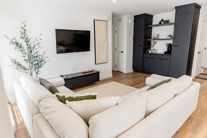 Modern Comfort Haven | Near Downtown