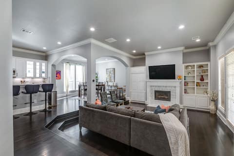 Top performing Airbnb: Beautiful Home in Prime Location! in Perry Heights