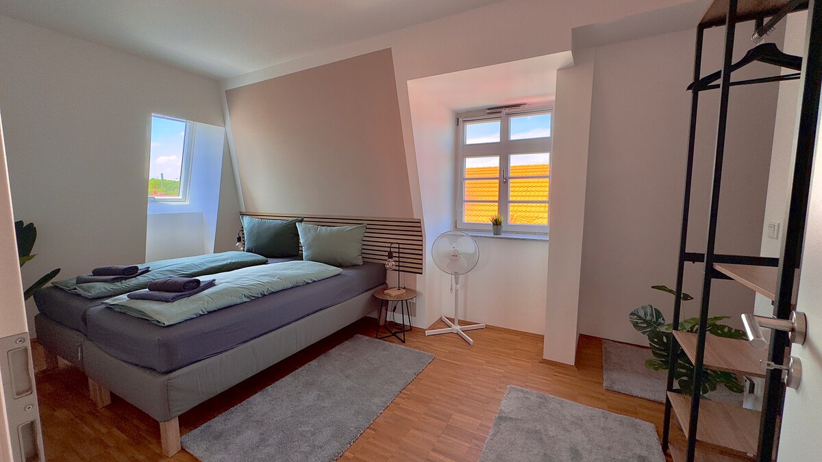 Dhomë gjumi 3 me 2 krevate tek