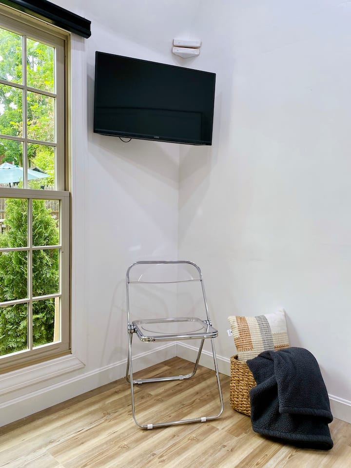 Tiny-home Like Living - Norwood, MA