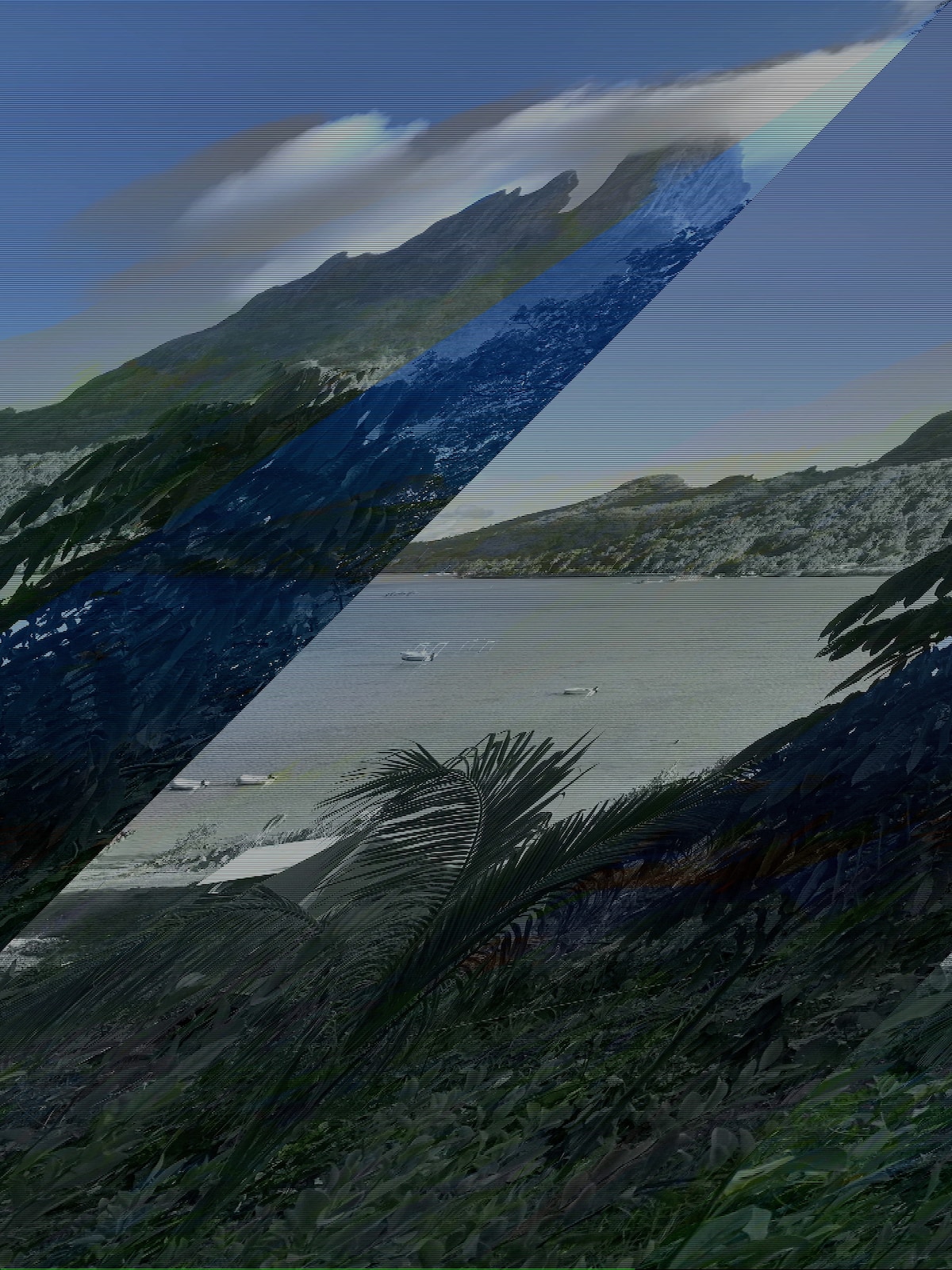 موقع الخيمة لمقعدين
دش داخلي 10 لتر/شخص
مرحاض جاف مشترك