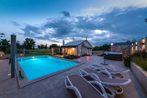 Successful Airbnb property: Villa Crystallina in Babići Babici