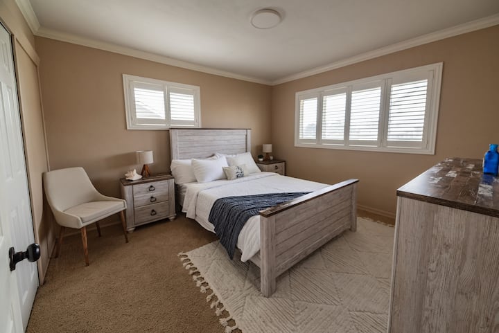 Queen bedroom