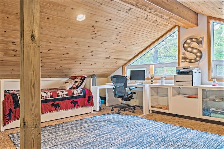 Krevat dopio me trung. Printeri është i disponueshëm. Monitoruesit kanë lidhje HDMI. 