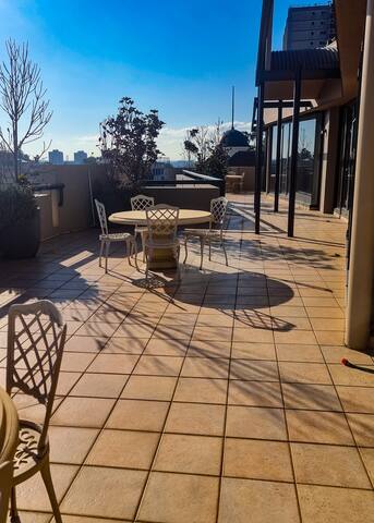 3 Bedroom Penthouse | Melbourne Metropole gallery image 5