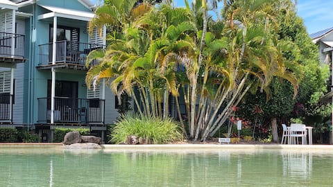 Lakefront Studio in the palms