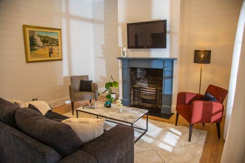 Successful Airbnb property: Balmain Sandstone Cottage in Sydney