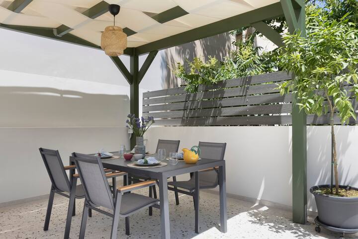 Athome Athens – Stylish flat under the Acropolis gallery image 4