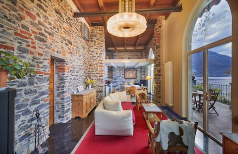 Top Airbnb: Cà Livia 1 - tax number: IT097084C244YNL86S a Lecco