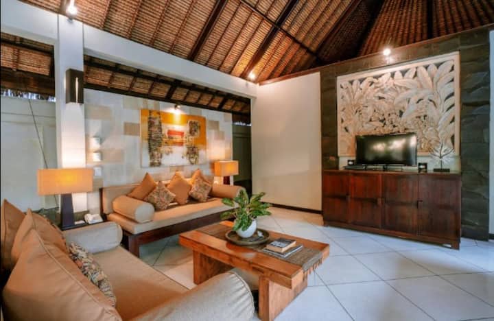 Big Pool 1 Bedroom Villa Close To Seminyak Square - Seminyak