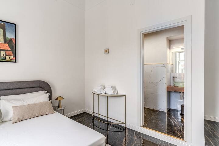 Palazzetto Santa Lucia Suite King Deluxe gallery image 5