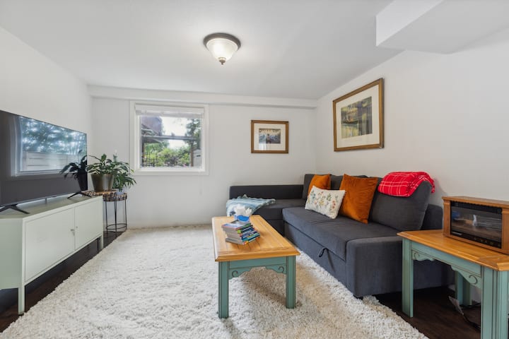 Comfortable Lakeside Casita | Quick Trip Downtown - Mercer Island, WA