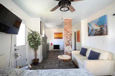Top Airbnb: The Cindy Buell Studio Suite in Queens