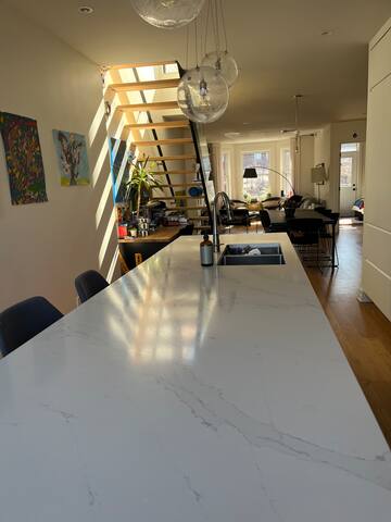 Luxurious home heart of Mile End gallery image 4