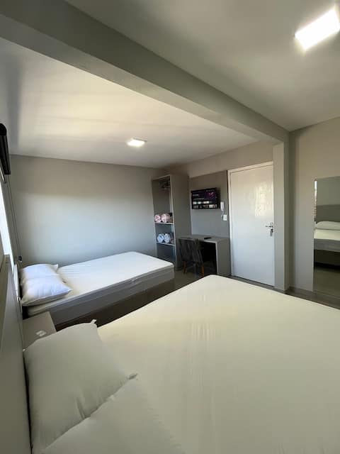 Lou Suites - Suite 03 with 2 beds