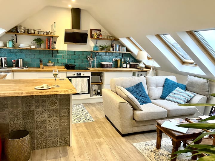 Cosy Loft Apartment With Stunning Sea Views - ニューキー