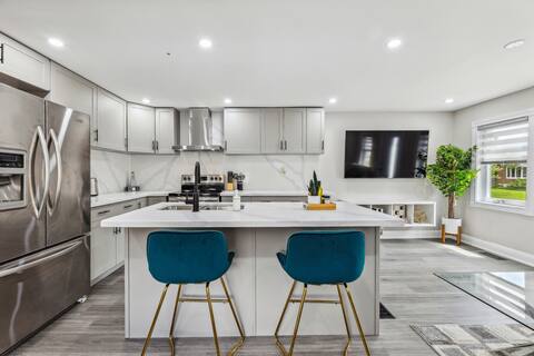Urban Deluxe: Modern 6B/2B + Finished BSMT