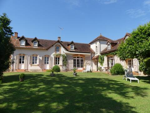Beautiful Burgundy property 13 people 300 m2