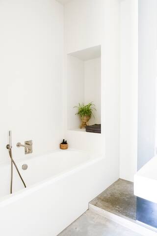 Light and spacious family home gallery image 4