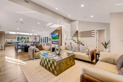 SA10-ST2-Spacious Vacation Home in the Heart of OC