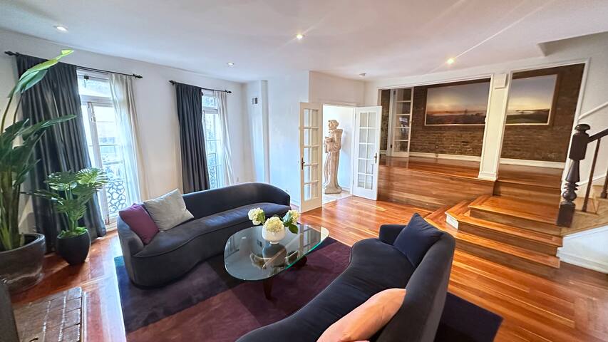 Celebrity Townhouse in West Village! gallery image 2