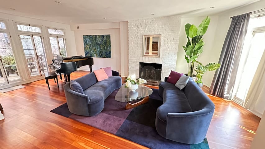 Celebrity Townhouse in West Village!