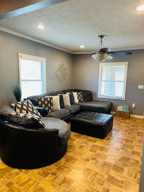 Modern, Cozy, and Renovated home