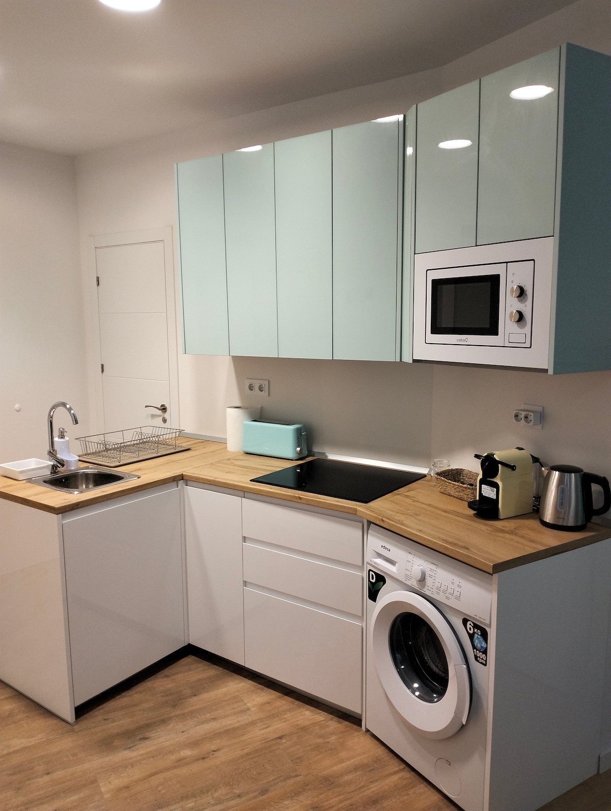 Top performing Airbnb: Centrally located studio in Madrid Río in Arganzuela