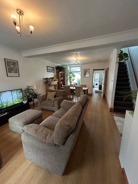 2 Bedroom Cosy Terraced Home - Trallwn, Pontypridd