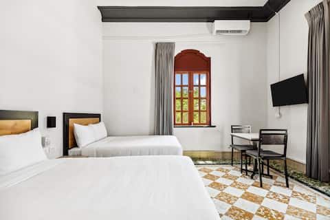 Double suite with kitchen and balcony