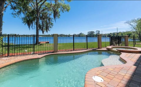 Lakeside Retreat