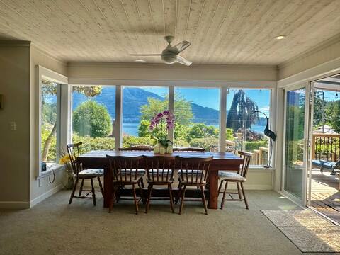 Captain's Cottage - Ocean & Mountain Views