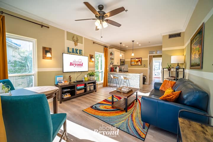 Wake Up To Lake Views From Every Window - Lake Travis, TX