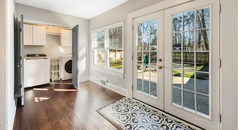 Raleigh Retreat with Pool Table, Grill, ADA Bath