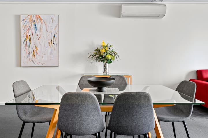 Exclusive Stays – The Summit (2a) gallery image 3