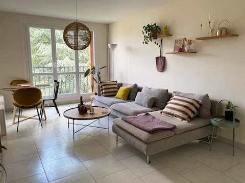 Cozy oopstic oasis