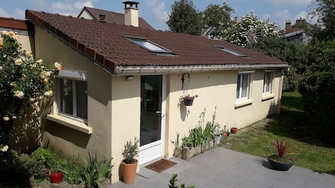 Mini house near Paris