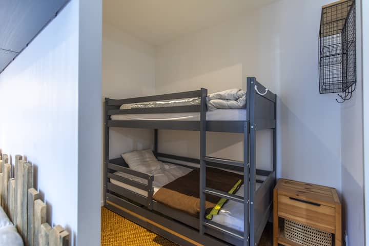 90 ორსართულიანი საწოლი