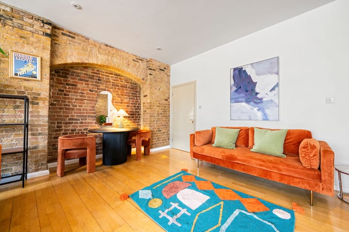 Trendy Shoreditch Gem Near Old Street Station - Saint Pancras Station - London