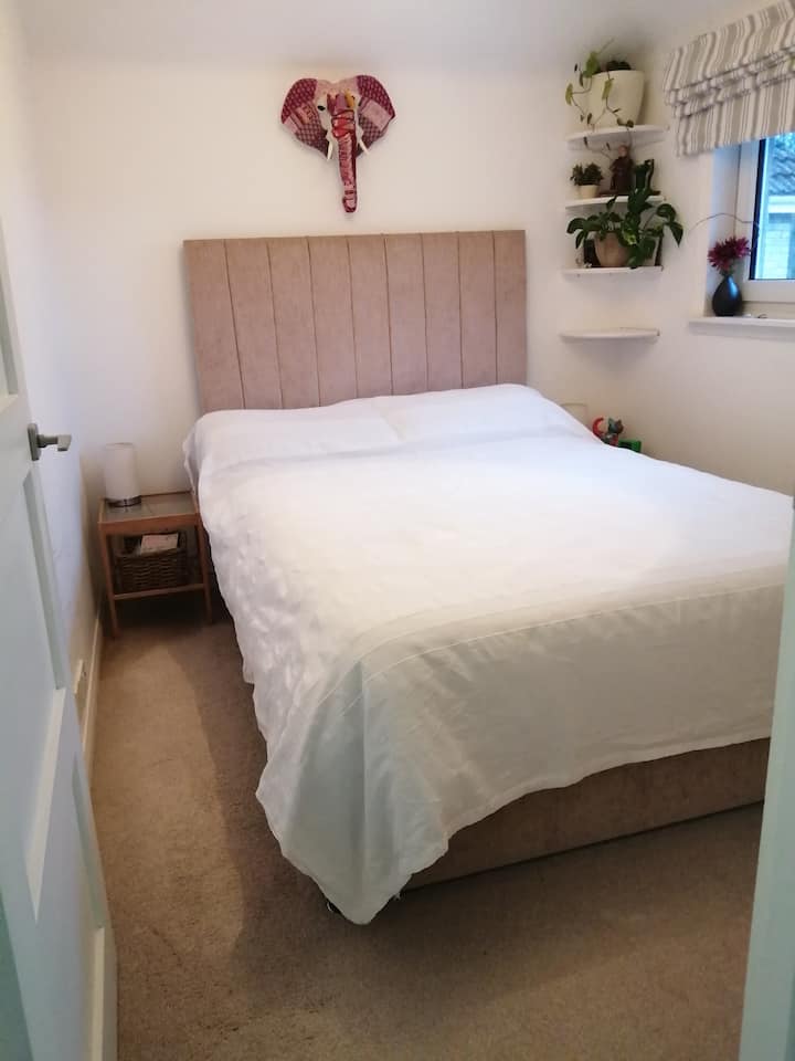 חדר שינה 2 - מיטה זוגית