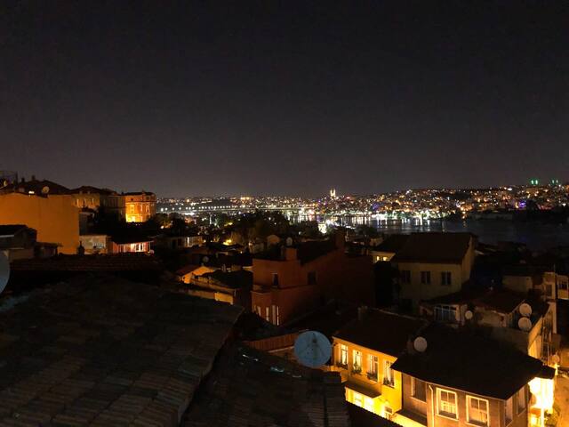 Triplex with sea view in Balat gallery image 3