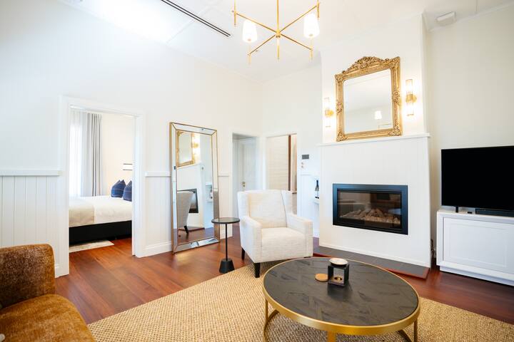 Heritage Cottage Nestled in National Forest gallery image 2