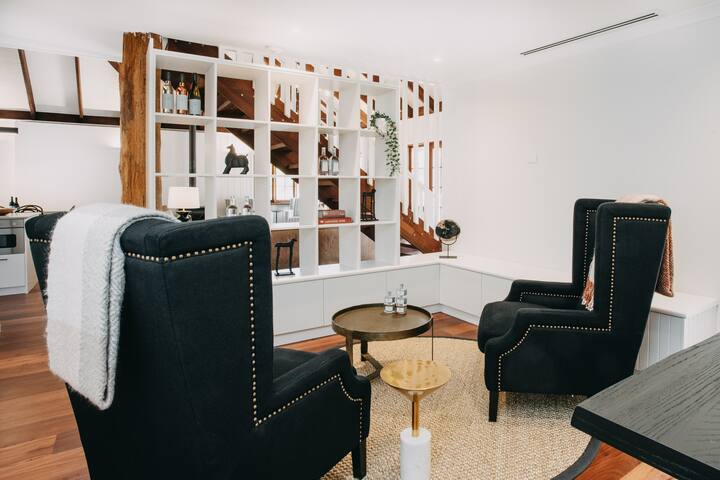 Luxury Homestead Surrounded by National Forest gallery image 5