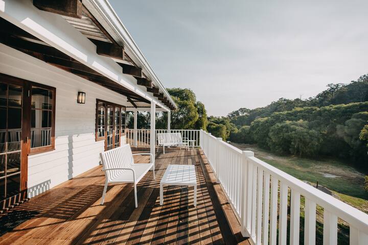 Luxury Homestead Surrounded by National Forest gallery image 2