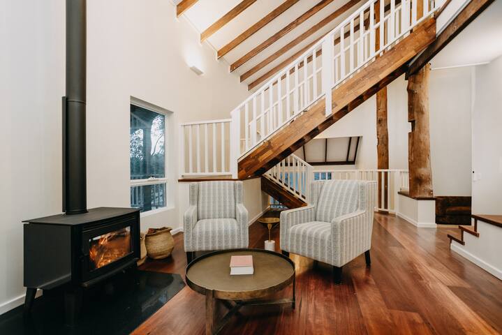 Elegant 5-Bedroom Home with Vineyard Views gallery image 5