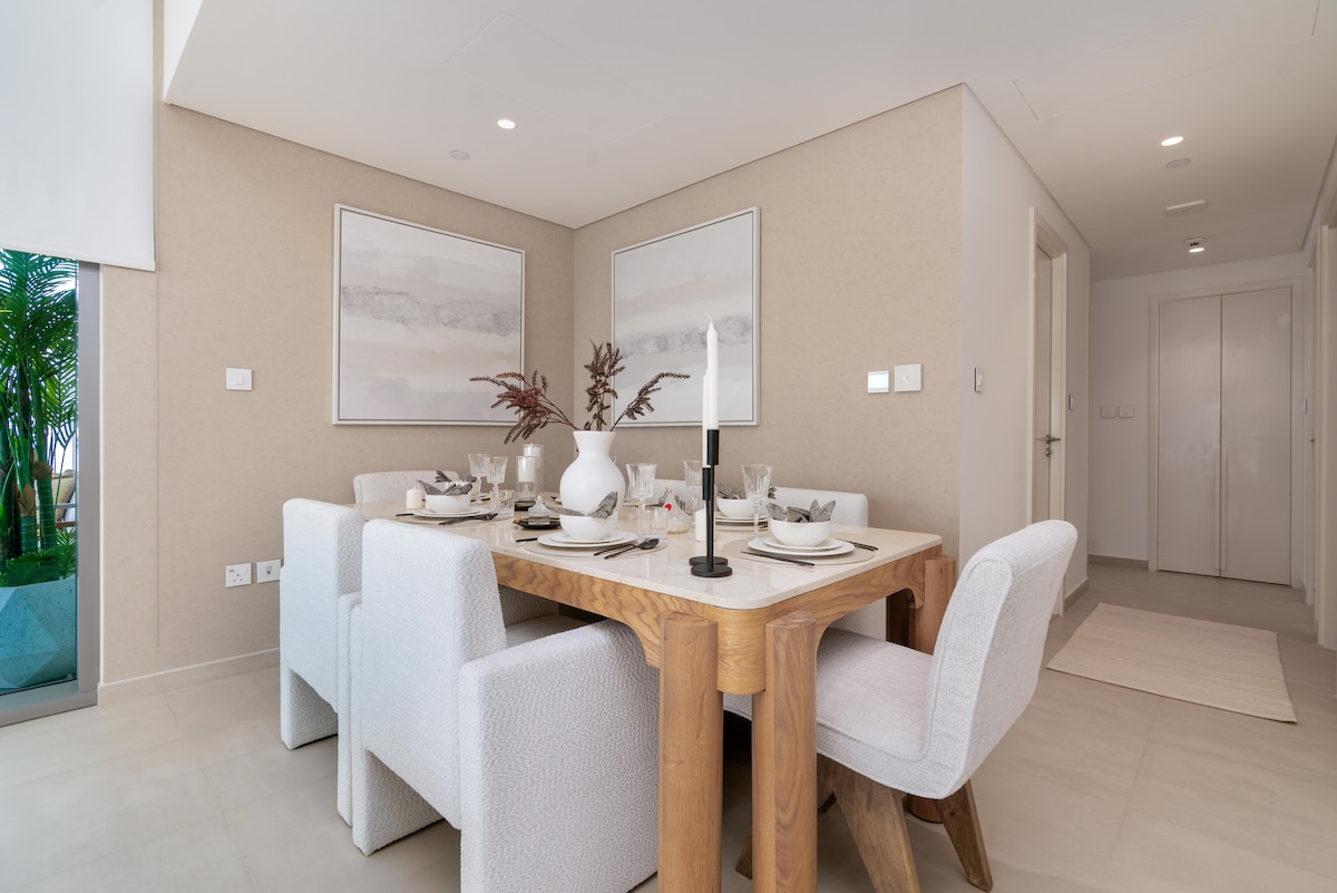 3 Bedroom Furnished Apartment | Downtown Views II 3