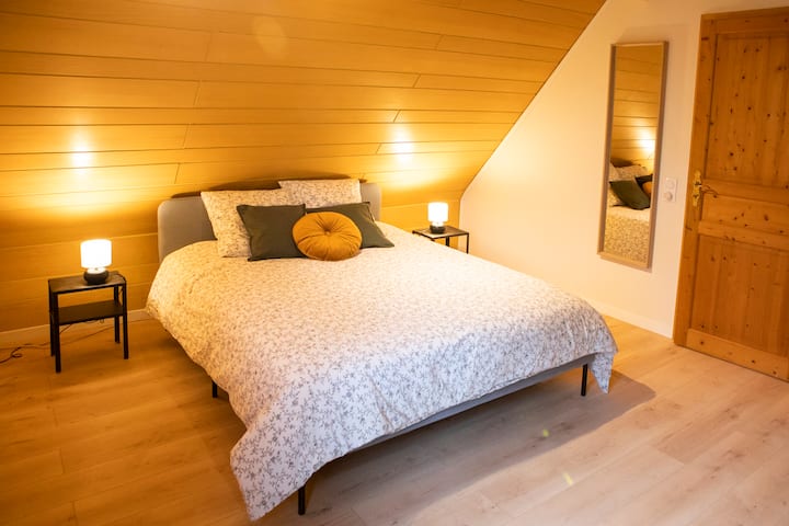 Manželská posteľ 160 X 200 na nočný odpočinok.